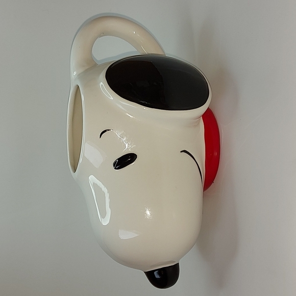 ❤ Host Pick! ❤ Peanuts Snoopy head mug, EUC - Picture 1 of 6